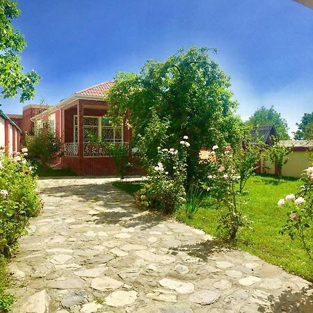 Raffles Garden Villa Qabala Extérieur photo